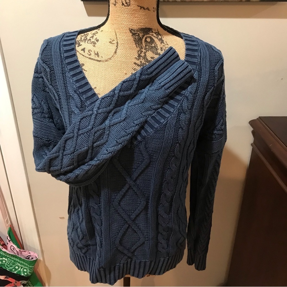 ▪️Feel the Piece Sweater by Terre Jacobs